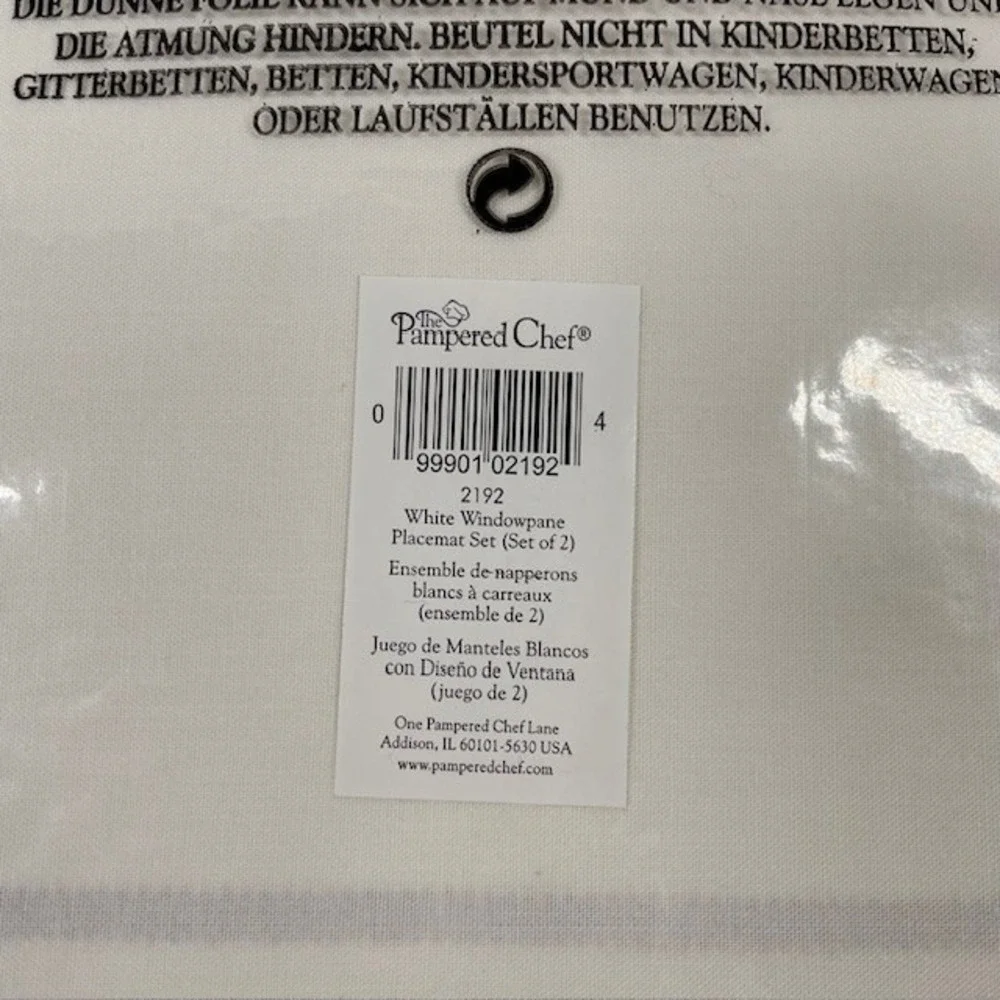 Pampered Chef White & Cranberry Window Pane Placemat Napkin Set of‎ 4 NIP